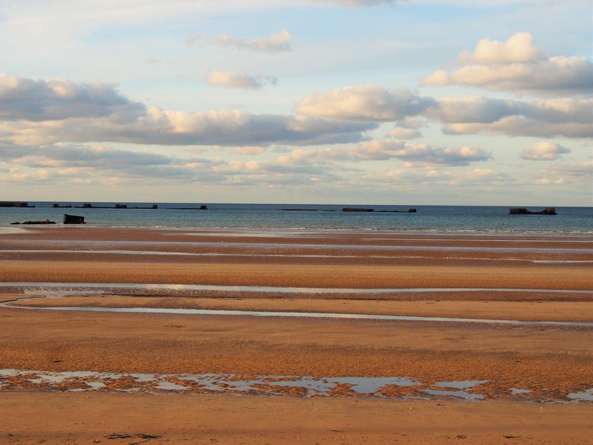 Gites "Bord De Mer" Pmr Ou "Arromanches" 2 Chambres En Front De Mer A Asnelles , 3Km D'Arromanches, 10Km De Bayeux Saint-Come-de-Fresne Ngoại thất bức ảnh